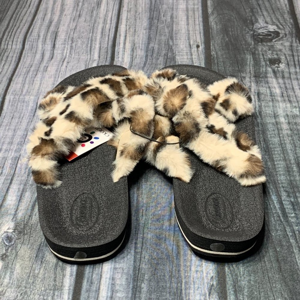 Fuzzy Leopard Slippers - Picture 5 of 6